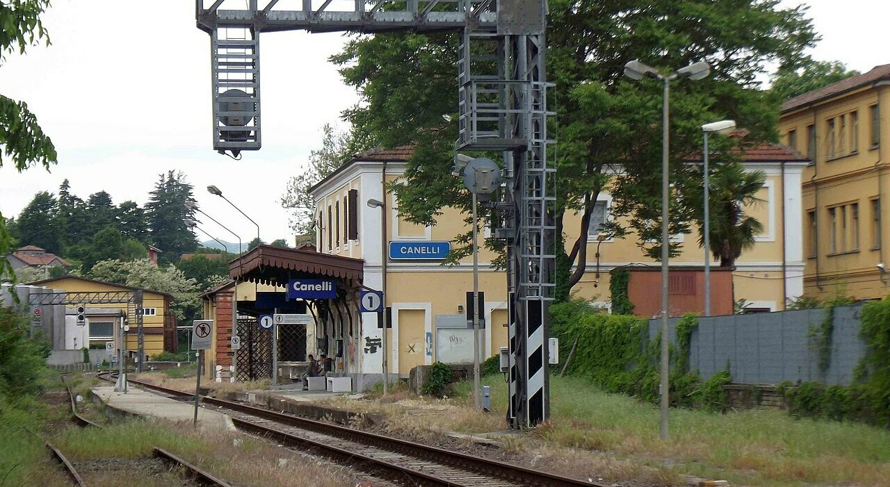 Rissa Alla Stazione Di Alessandria Ragazzo Di Anni Muore