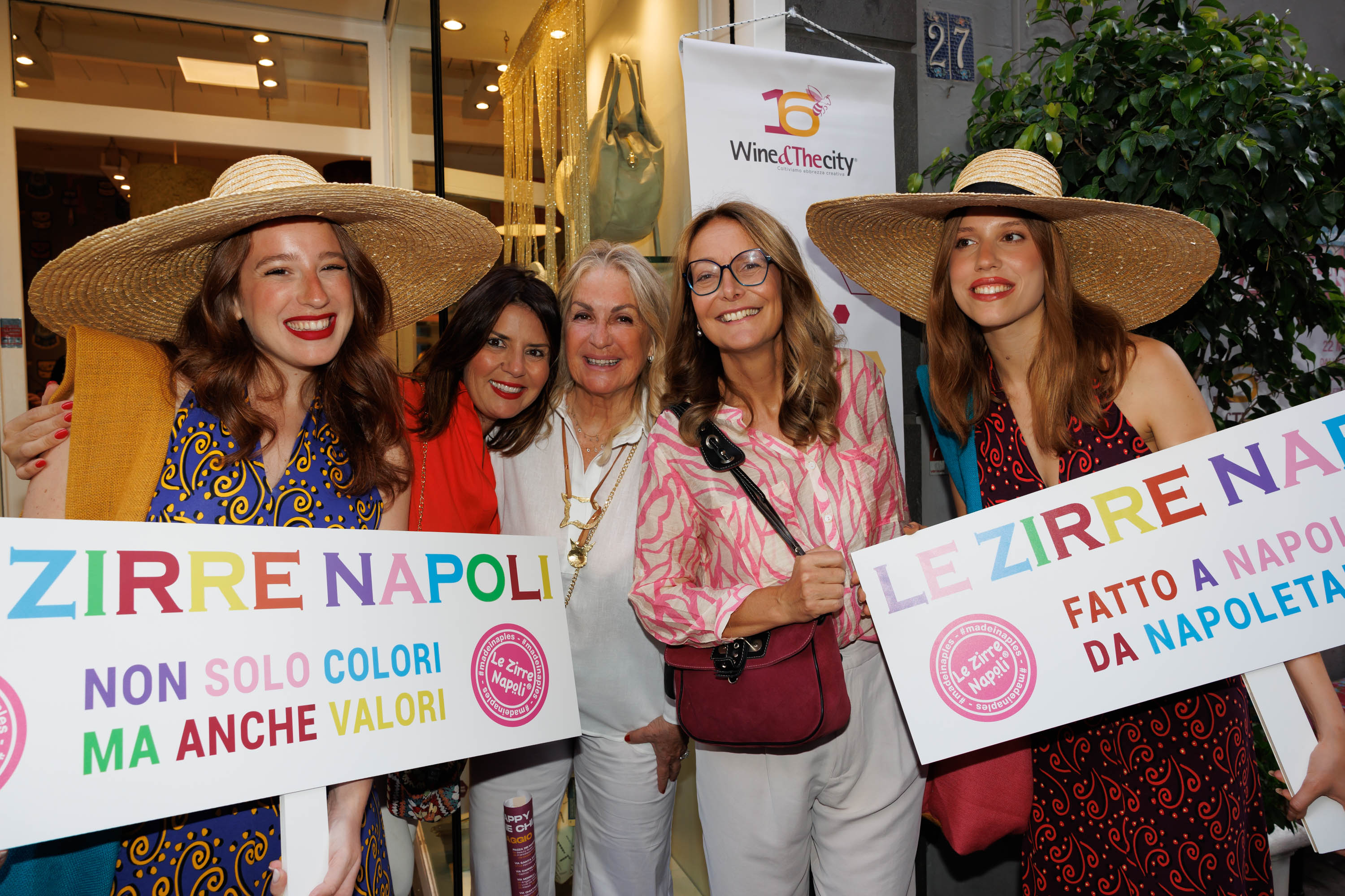 Brindisi e glamour all'evento Zirre Fashion Mob nello store di Napoli in via San Pasquale