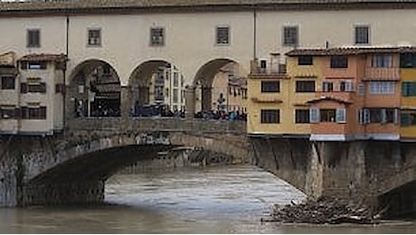 Rami, fango e cantieri danneggiati: cosa resta della piena dell'Arno a Firenze