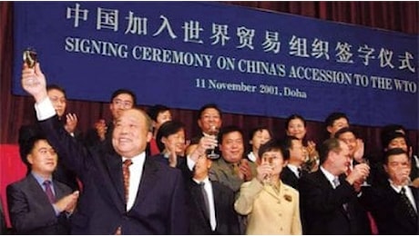 La Cina festeggia 15 anni nel Wto. Ma sul commercio è guerra globale