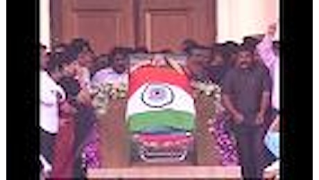 India: marea umana rende omaggio alla governatrice del Tamil Nadu