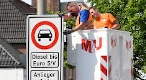 Diesel, stop per i vecchi modelli, via libera per i nuovi: Amburgo traccia la rotta