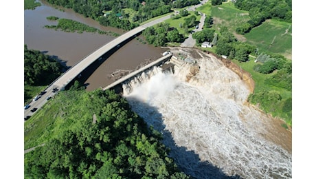 Cronaca meteo. USA, piogge torrenziali nel Minnesota, la diga di Rapidan a rischio collasso - Video