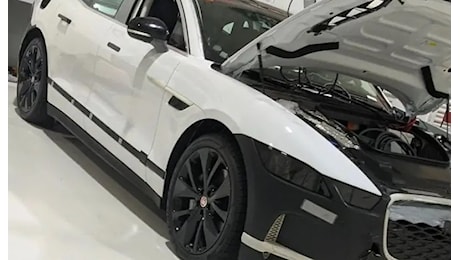 Jaguar XJ, ecco le foto dell'elettrica che non è mai arrivata