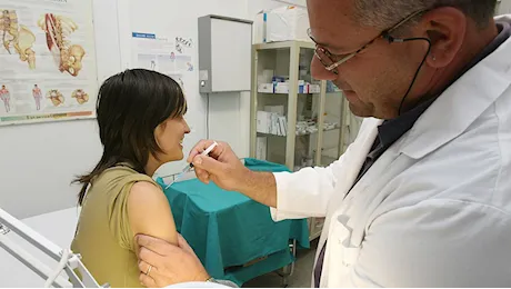 Vaccini contro l’influenza anche nelle farmacie: accordo con la Regione