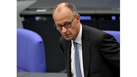Conservatore, anti-migranti e milionario: chi è il nuovo cancelliere tedesco Merz