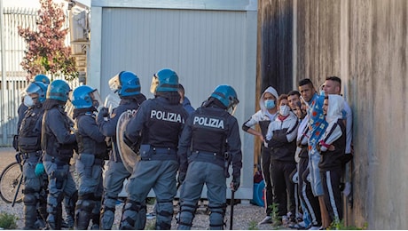 “Polizia e politici razzisti”. L’Europa accusa l’Italia. Meloni: “Serve rispetto”