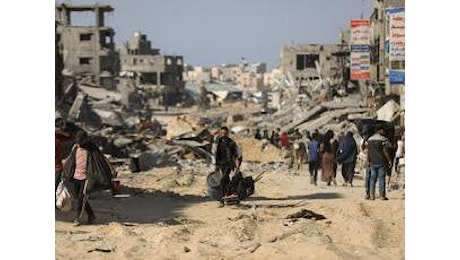 Gaza, media: 'Raid Israele su Khan Younis, 30 morti e 100 feriti'