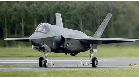 Dazi, la Cina blocca l'export delle terre rare cruciali per l'industria tech e militare: stop ai magneti per smartphone e caccia da combattimento F-35