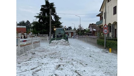 Violenta supercella temporalesca in Piemonte: molti danni, tantissima grandine a Quattordio