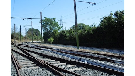 Operaio muore investito da un treno sullo linea Bologna-Venezia, in corso accertamenti