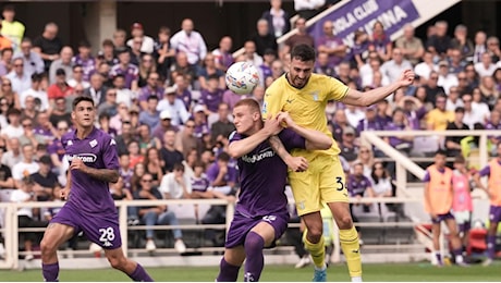 La Fiorentina vince in rimonta con la Lazio 2-1: in gol Gila e doppietta di Gudmundsson su rigore