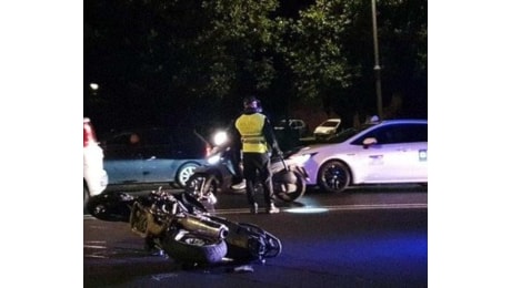 Scontro auto - moto in via della Pisana: morto un motociclista di 31 anni