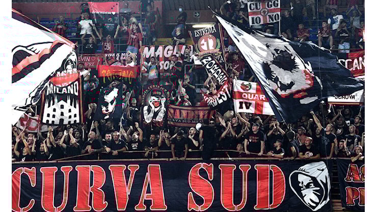 Milan, al raduno assente la Curva Sud! Il nuovo corso targato Allegri inizia domani. Il programma - CalcioNews24.com Milan, al raduno assente la Curva Sud! Il nuovo corso targato Allegri inizia domani. Il programma - CalcioNews24.com