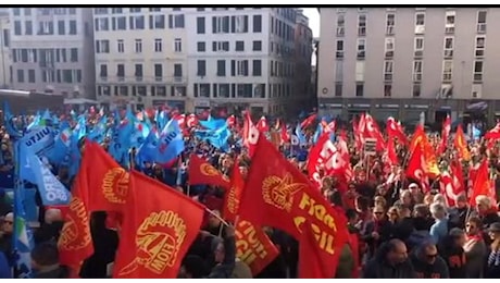 Sciopero generale, la manifestazione dei sindacati a Genova