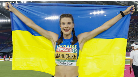 Salto in alto femminile, record mondiale per Jaroslava Mahuchikh: l'ucraina vola a 2,10 metri