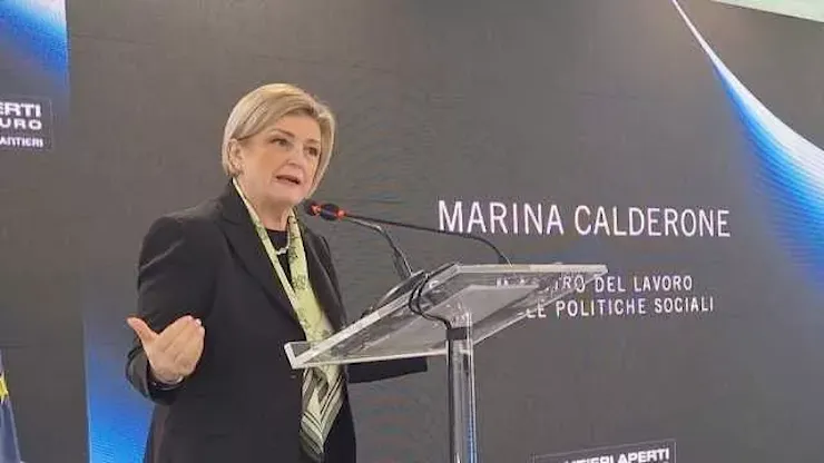 Aperta indagine sul percorso accademico della ministra Calderone: Nessun nome o reato, finisce qui - YouTG.net Aperta indagine sul percorso accademico della ministra Calderone: Nessun nome o reato, finisce qui - YouTG.net