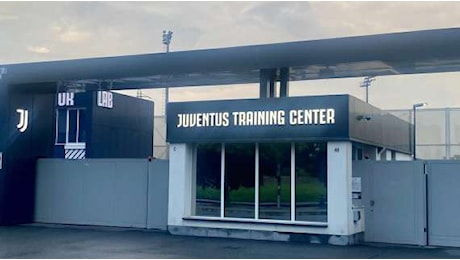 Allenamento mattutino per la Juventus. Si lavora senza i nazionali. I giocatori hanno incontrato anche i Junior Member