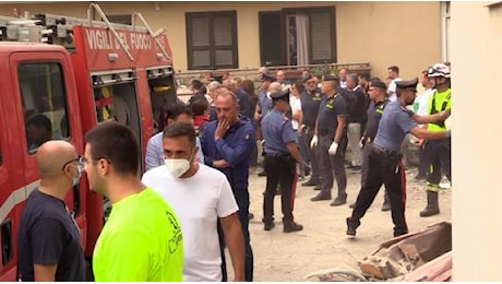 Crollo di una palazzina a Saviano, le operazioni di soccorso in diretta video