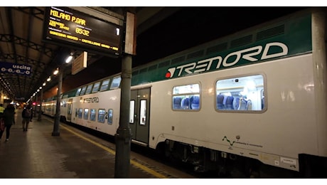 Dà in escandescenze sul treno e aggredisce passeggero staccandogli un dito con un morso