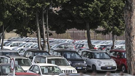 Auto, il mercato europeo a giugno torna positivo: boom dell’elettrico grazie agli incentivi