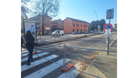 Iniziati i lavori in viale Libertà: rifacimento delle pavimentazioni e completamento degli spazi verdi nei pressi del Centro Civico