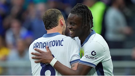 L’Inter fa tre gol al Cagliari e allunga di nuovo a +6 sul Napoli