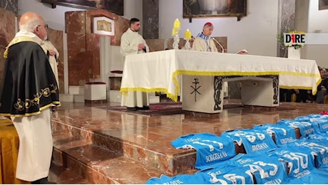 Napoli, il cardinale Battaglia celebra i funerali di Daniele: in chiesa anche Edo De Laurentiis