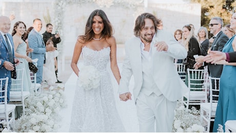 Francesco Sarcina ha sposato Nayra Garibo: le foto esclusive e il racconto del matrimonio in Puglia