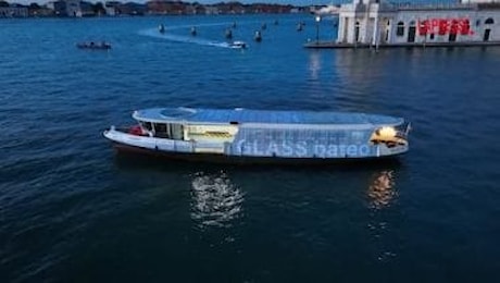 Venezia, il vetro di Murano in mostra sul vaporetto Glass Bateo