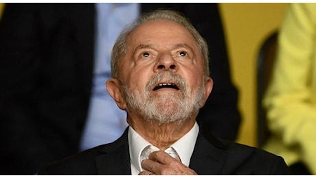 Lula, nuovo intervento al cervello. L'ospedale: «Operazione delicata ​per interrompere un'emorragia»