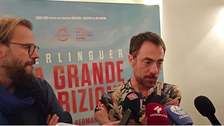 Elio Germano e Andrea Segre al Galleria di Bari raccontano Berlinguer: in sala c'è 'La grande ambizione'