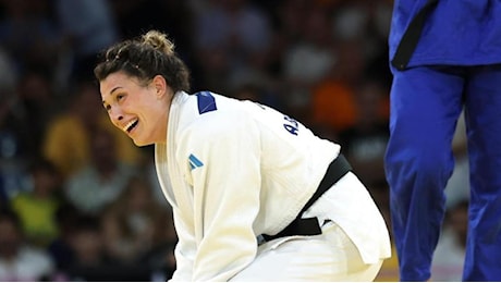 Alice Bellandi vince la medaglia d'oro nel judo alle Olimpiadi di Parigi 2024: in lacrime durante l'intervista