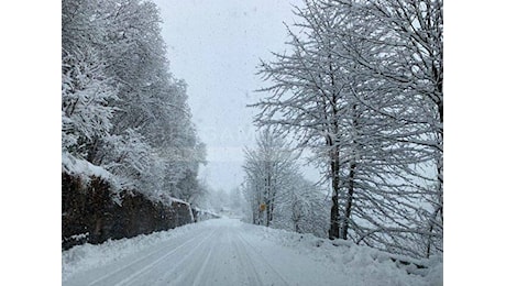 Piogge in arrivo. E per Natale freddo e neve anche sotto gli 800 metri