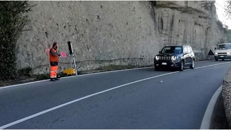 Rupe di Sasso Marconi, frana sulla carreggiata. Chiuso un tratto della Porrettana