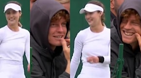 Sinner e Anna Kalinskaya, occhi dolci e sorrisi complici: il romantico retroscena a Wimbledon