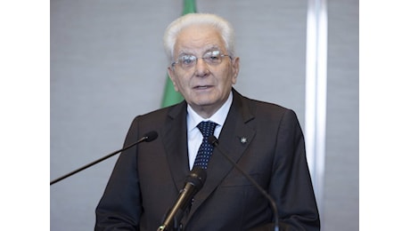 Mattarella firma, reato l'utero in affitto