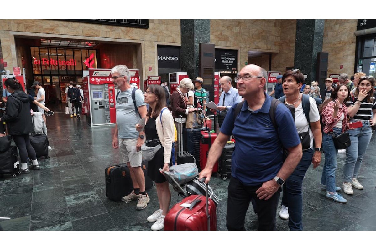 Treni, aumentano i viaggiatori per i funerali del Papa: +50% dalla Toscana verso Roma