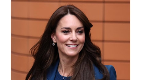 Kate Middleton come si sta curando la principessa: “Farmaci forti e molte ore di sonno”