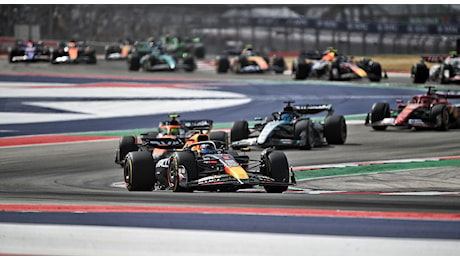 GP Austin, gara Sprint: Verstappen torna alla vittoria, gran secondo posto di Sainz dopo duello con Leclerc