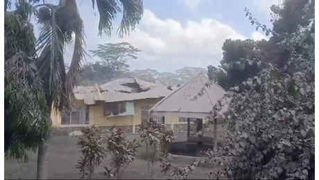 Cronaca Indonesia - L'eruzione del vulcano Lewotobi Laki Laki è un disastro, ci sono molte vittime e decine di migliaia di evacuati. Foto e video