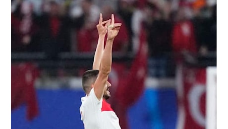 Turchia, Demiral segna gol ed esulta col gesto dei Lupi Grigi: indagine Uefa