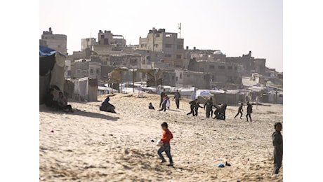 Raid israeliano a Gaza, chiuso l'ultimo ospedale funzionante