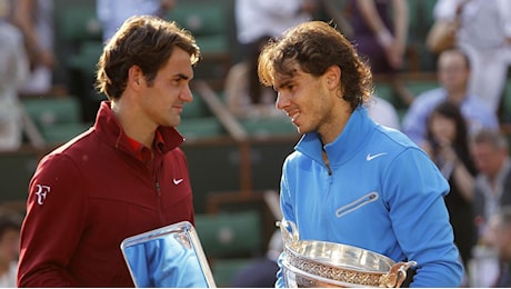 Federer scrive una lettera a Nadal: «Mi hai fatto lavorare, mi hai battuto e fatto amare il tennis, tiferò sempre per te»