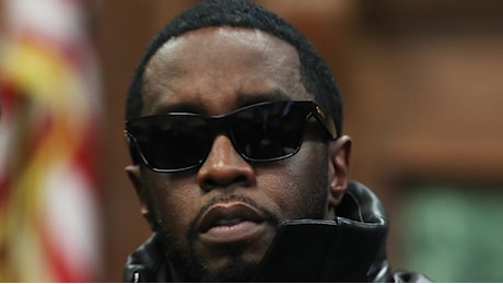 Diddy avrebbe pagato i detenuti in carcere e starebbe cercando di “manipolare le testimonianze o ostruire le indagini”