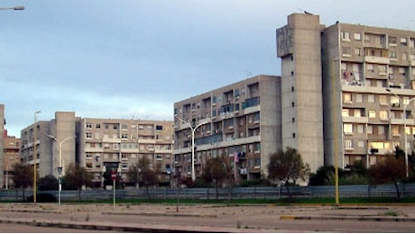 Cagliari, si arrampica su un palazzo e cade: ecco chi è la vittima