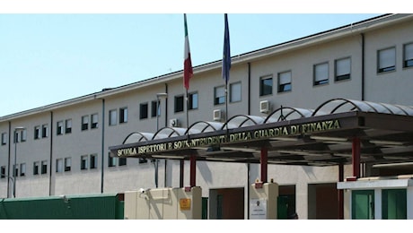 Presunta violenza sessuale alla Scuola della Guardia di Finanza, pc e telefonini sotto la lente degli investigatori