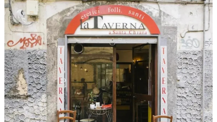 Taverna A Santa Chiara, Napoli: ecco la politica cos'è - Rolling Stone Italia Taverna A Santa Chiara, Napoli: ecco la politica cos'è - Rolling Stone Italia