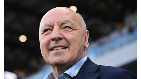 Supercoppa, a Riyad Marotta regala la maglia dell'Inter a Ibrahimovic|Primapagina