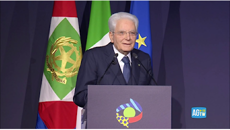 Mattarella agli studenti: «In 10 anni ho promulgato diverse leggi che ritengo sbagliate, ma è mio dovere farlo»